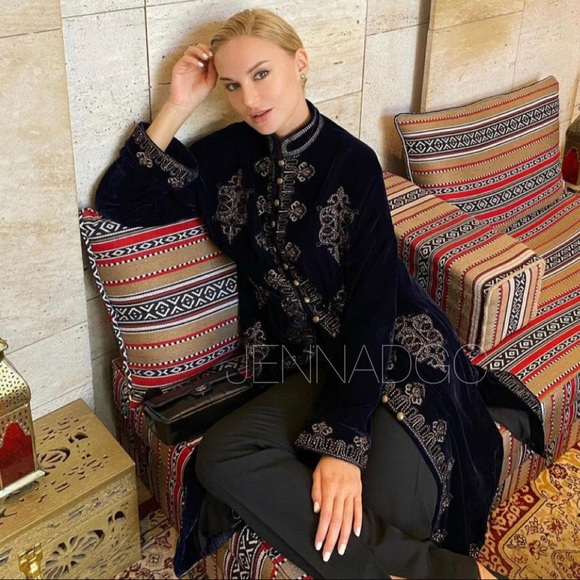 NWT Zara embroidered velvet kimono - Picture 3 of 14